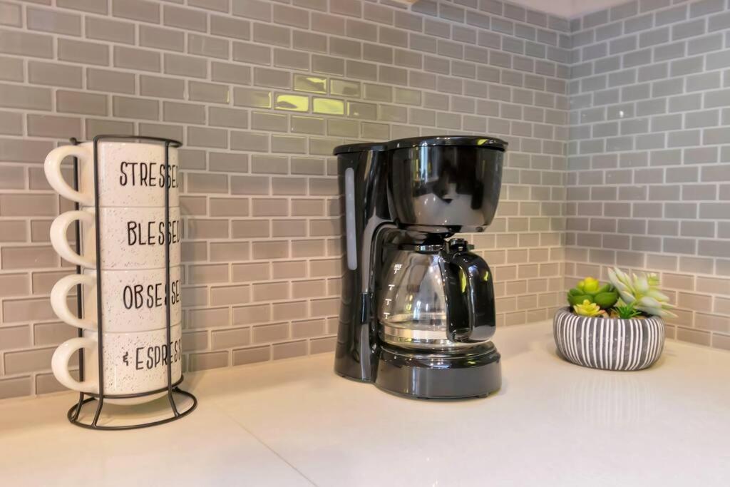 Penthouse Cool-Oasis-In-Houston-Rental Car Available-View-Great-Sleep Exterior foto